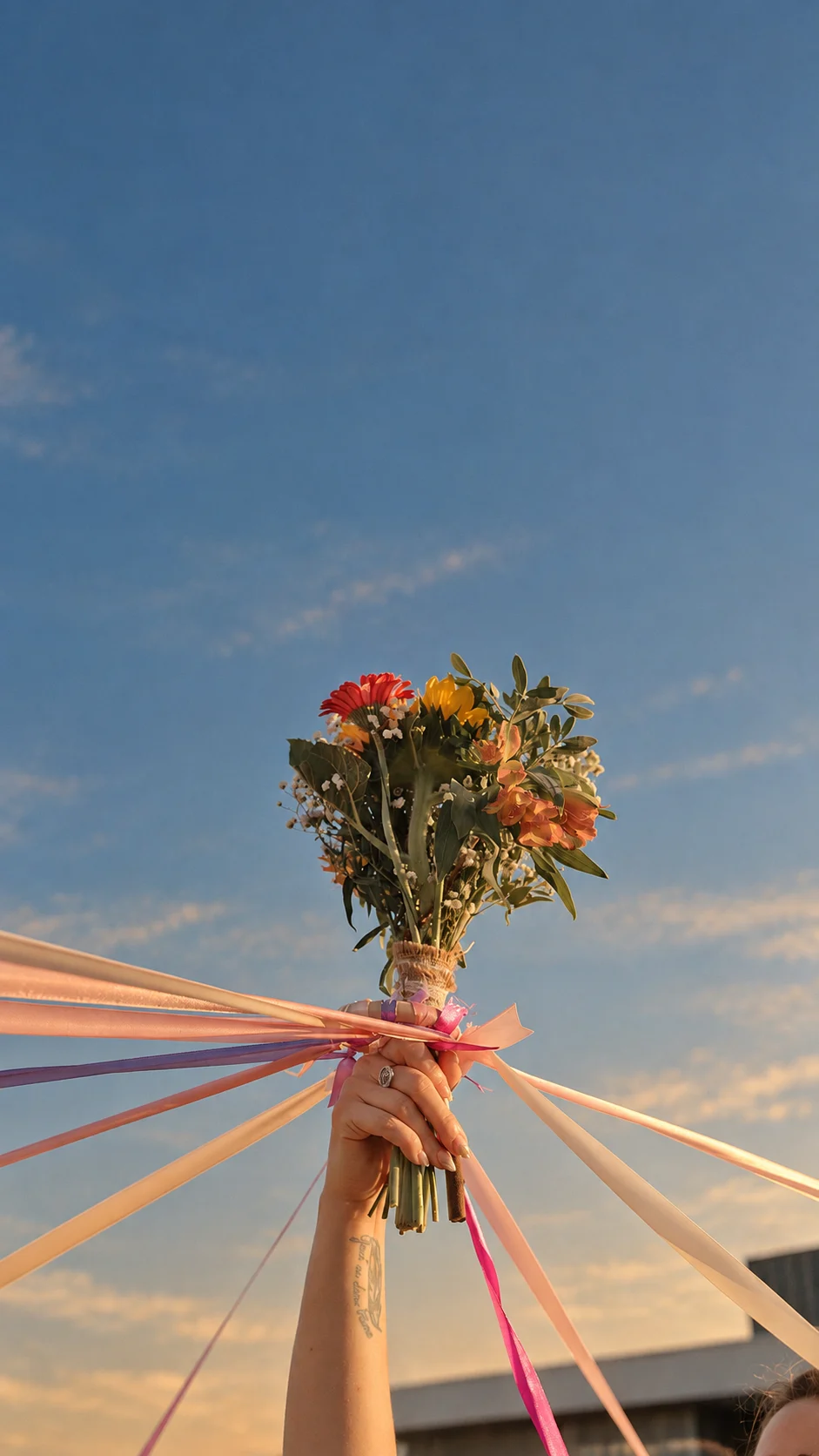 Détail des vœux et des mains des mariés